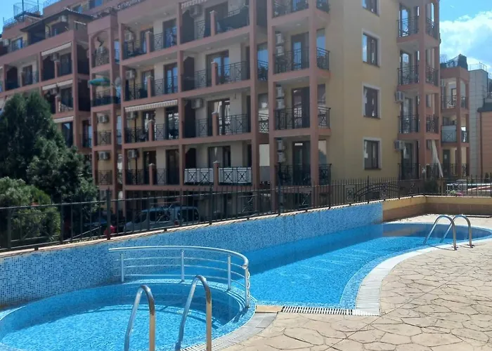 Cozy 150m From The Lägenhet Sveti Vlas