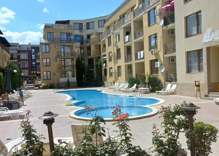 Cozy 150m From The Lägenhet Sveti Vlas