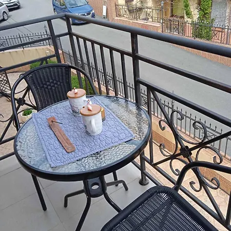 Cozy 150m From The شقة *