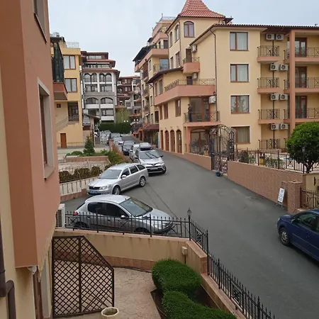 Apartamento Cozy 150m From The *