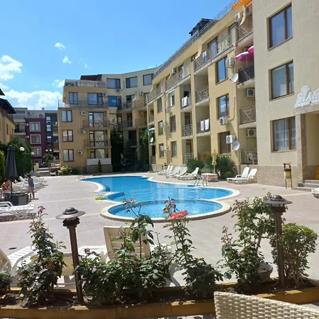 Cozy 150m From The Apartamento Sveti Vlas